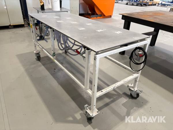 Arbejdsbord med vakuum