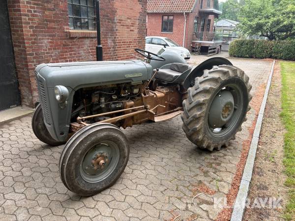 Veterantraktor Ferguson FE35