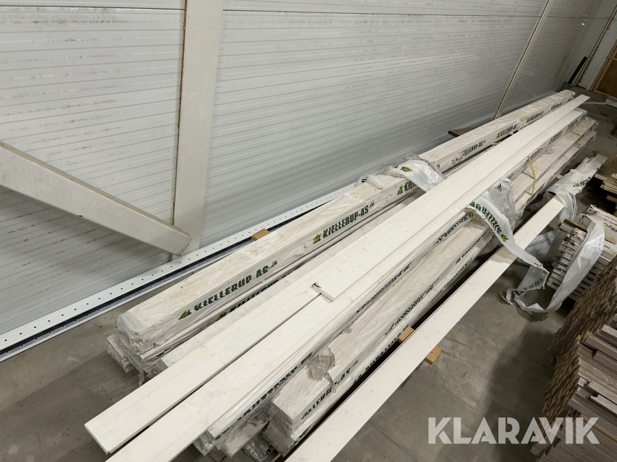 Udhængsbrædder cirka 400 meter 78 styk