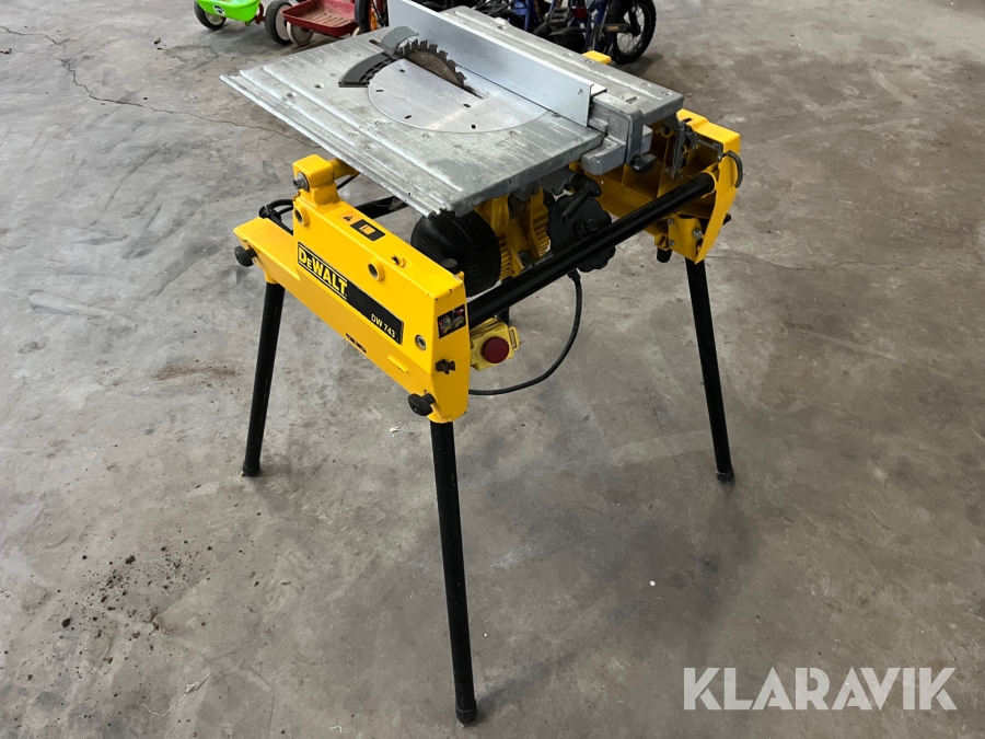 Bordrundsav DeWalt DW 743