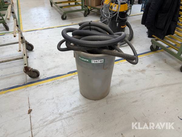 Lot består af diverse støvsugerslanger 