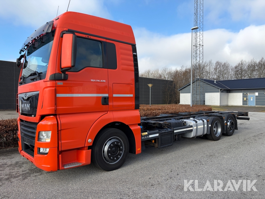 Lastbil MAN TGX24.420 6x2 med luftaffjedring