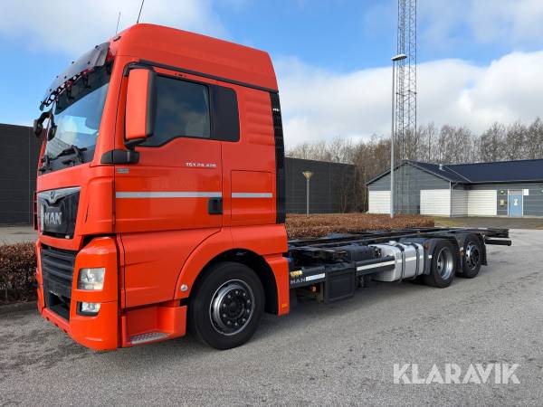 Lastbil MAN TGX24.420 6x2 med luftaffjedring