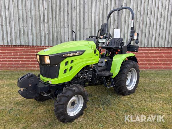 Traktor Avenger 26