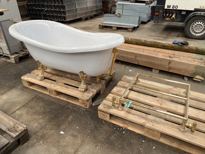 Badekar på løvefødder