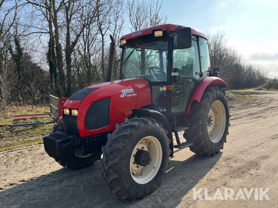 Traktor Zetor Proxima 8441