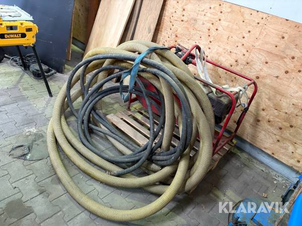 Vandpumpe - med slanger