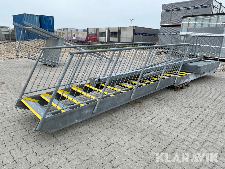 Trappe med repos og plateau