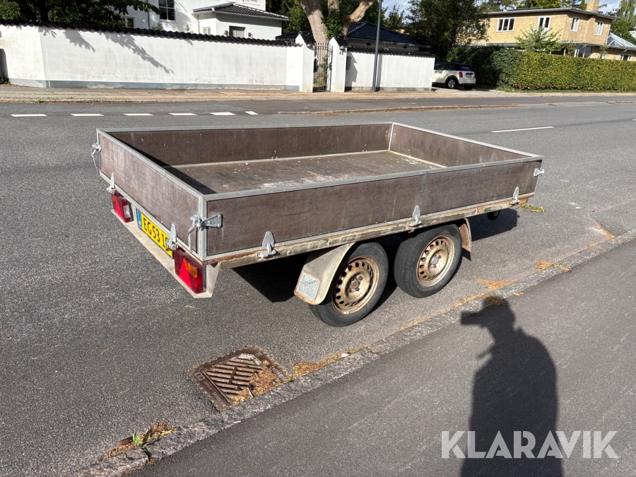 Trailer Variant 1006