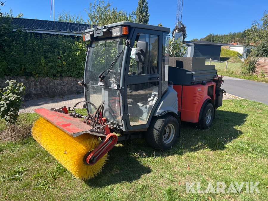 Redskabsbærer Hako Citytrac 4200 med kost og saltspreder