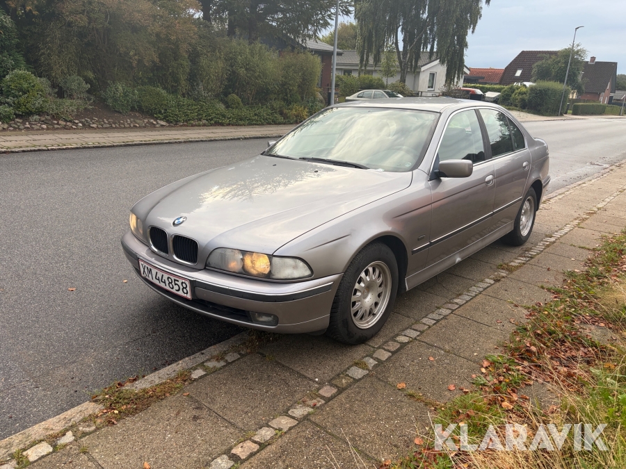 Veteranbil BMW 523i