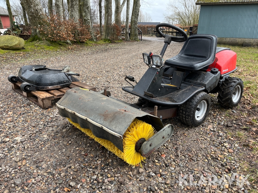 Græsslåmaskine Jonsered FR 2113 A inkl. klippebord + kost
