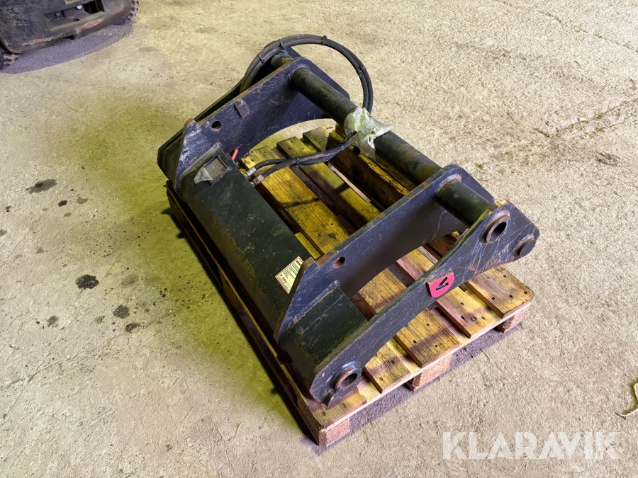 Hydraulisk redskabs-/skiftebeslag Viby Jern Danmark A/S - Til en Manitou MLT 735