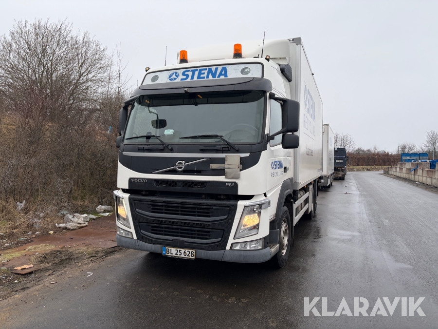 Lastbil Volvo FM 410 med lift og trailer