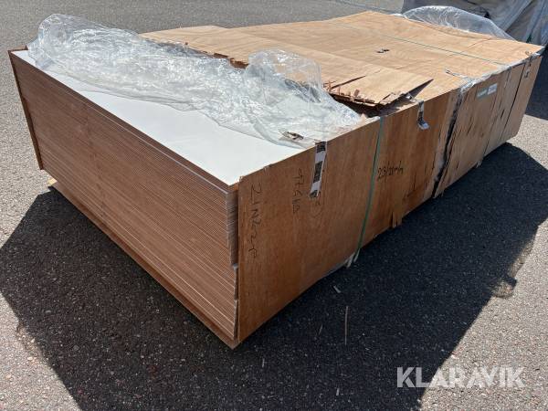 Okoume plader - 2500x1220x21 mm - 23 styks - grundlaget, hvid