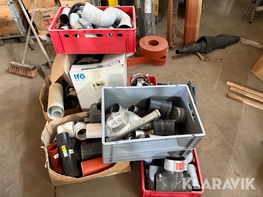 blandet parti VVS-materialer – rør, fittings, bøjninger, spæ