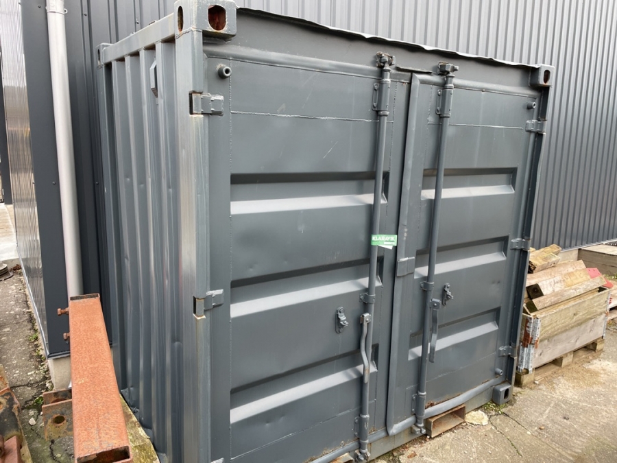 Container