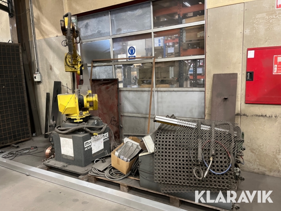 Svejserobot Fanuc/Magatronic, Sikkerheds Hegn og 2 styk manipulator