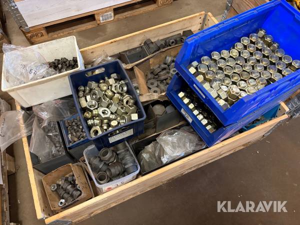 Lot - fittings og propper til hydraulikslanger - 1 palle