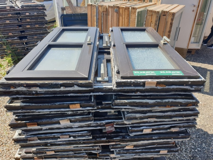 Kældervinduer ( 34 stk / 119 x 50.2 x 5 )