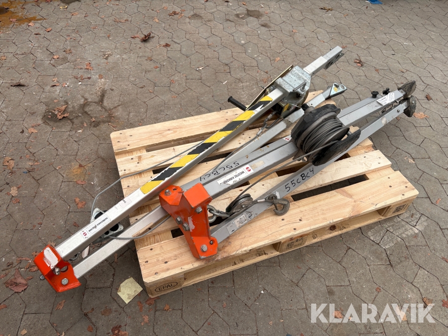 Rednings trefod og redningshejs