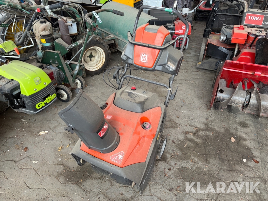 Sneslynge Husqvarna ST 121E Benzindrevet med elstart 1 styk