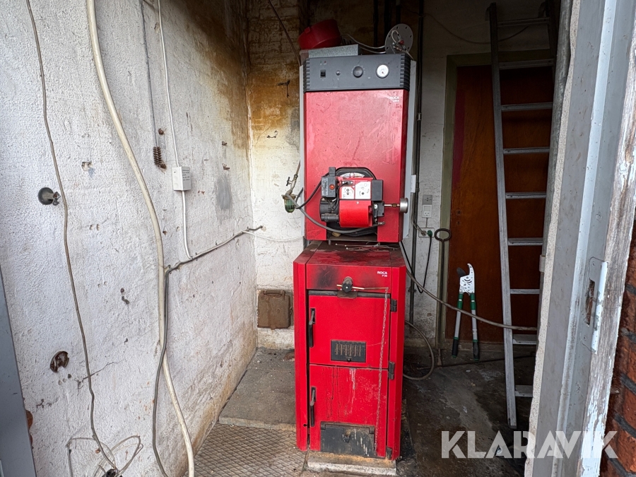 Kombifyr Roca Lidia og P30 til fastbrændsel og olie