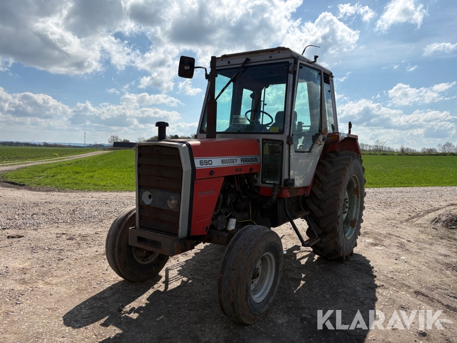 Traktor Massey Ferguson 690