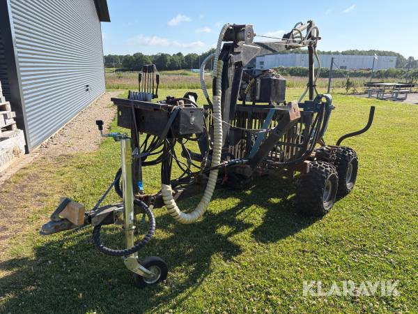 Skovvogn med kran og motor