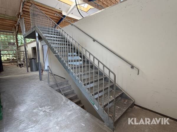 Ståltrappe varmgalvaniseret med repos