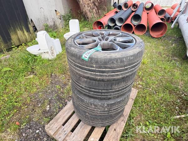 Alufælge med dæk