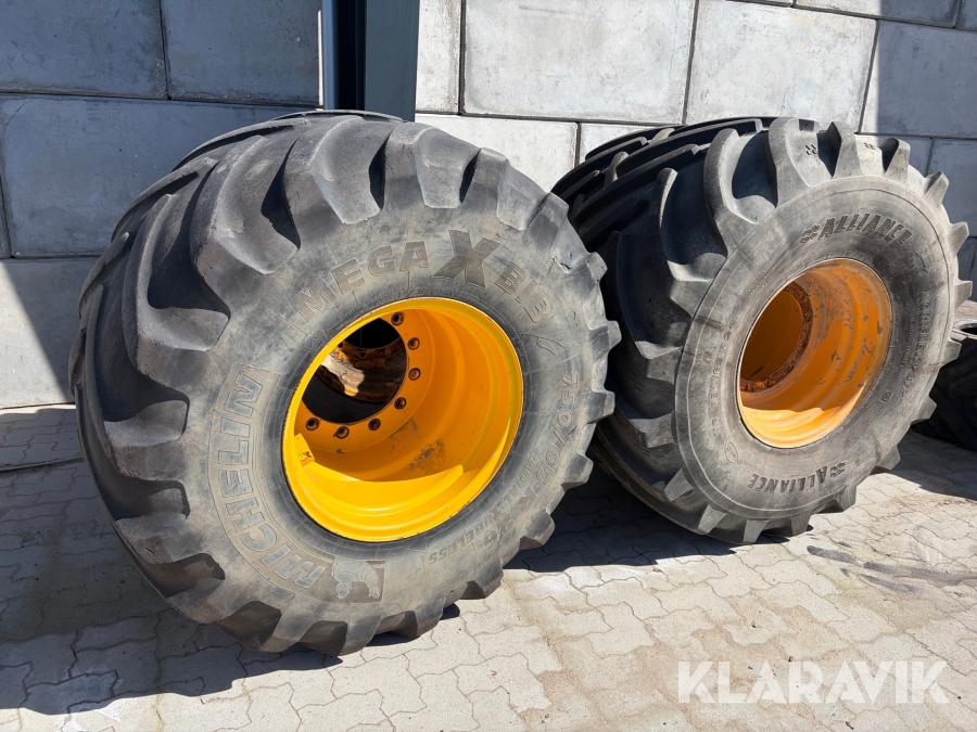 Dæk Michelin & Alliance med fælge til gummiged 2 styk