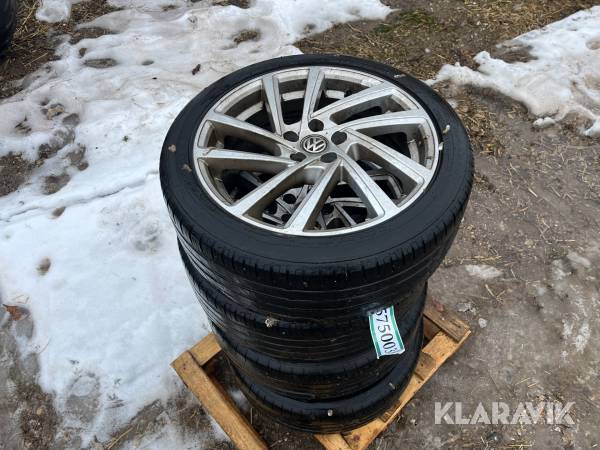 Alufælge med dæk 215/45R17 - Volkswagen Polo