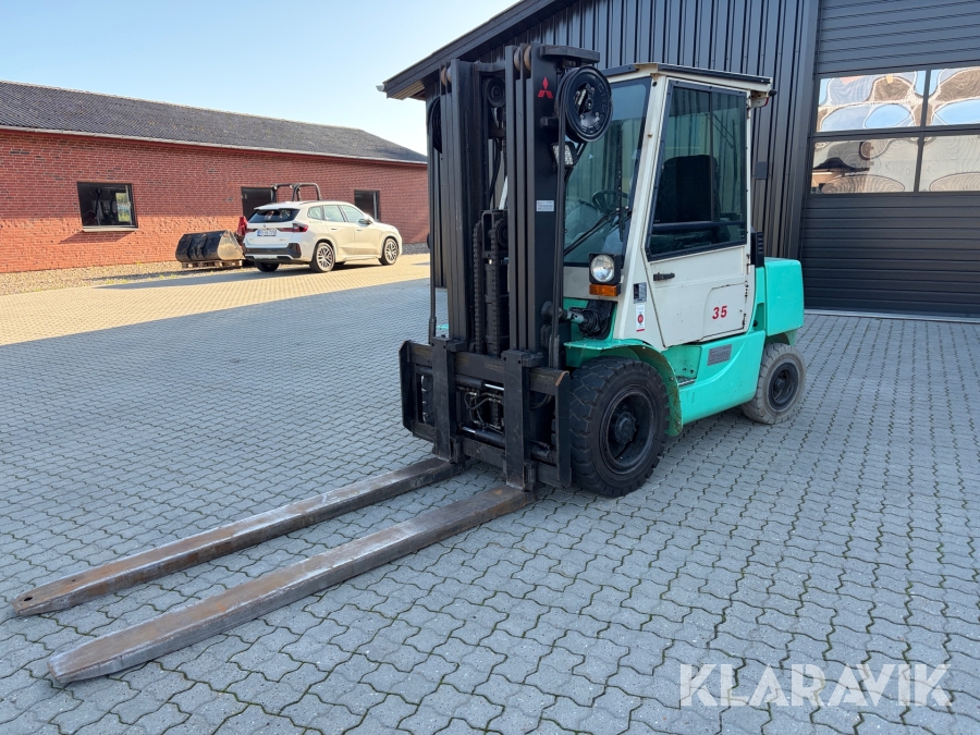 Truck Mitsubishi FD35A