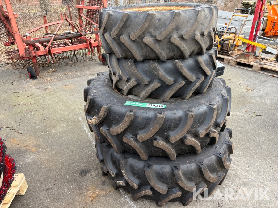 Hjul New Holland 4040 300/70R20 - 380/70R28 4 styk