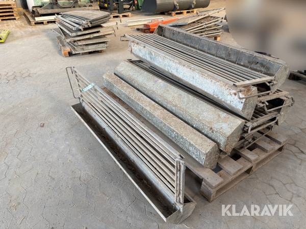 Fodertrug og Inventar til svin