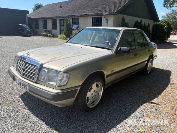 Veteranbil Mercedes-Benz 260E W124