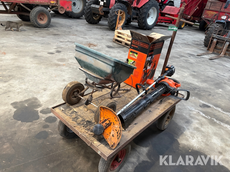 Små haveredskaber og lille vogn