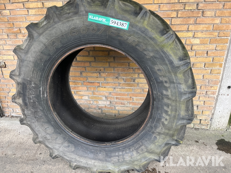 1 dæk 600/65 34 “ Good year