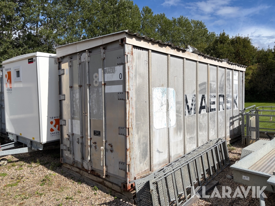 Container 20 fod med indhold - Sprøjtekabine og diverse