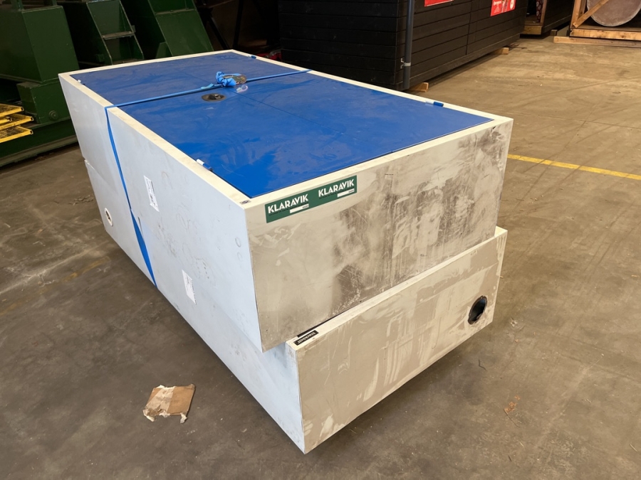 2 stk værkstedsskabe