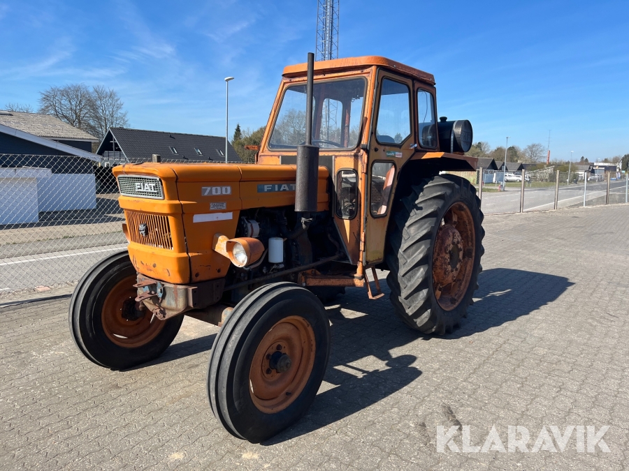 Traktor Fiat 700