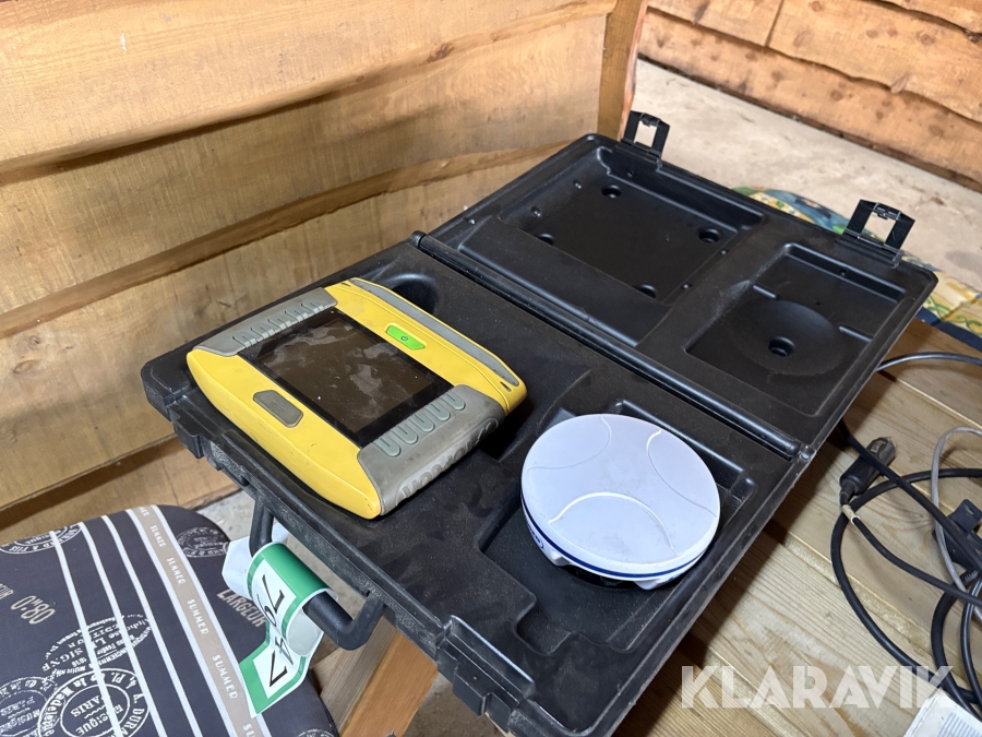 GPS antenne med modtager Hemisphere GPS Crescent A100 - med skærm