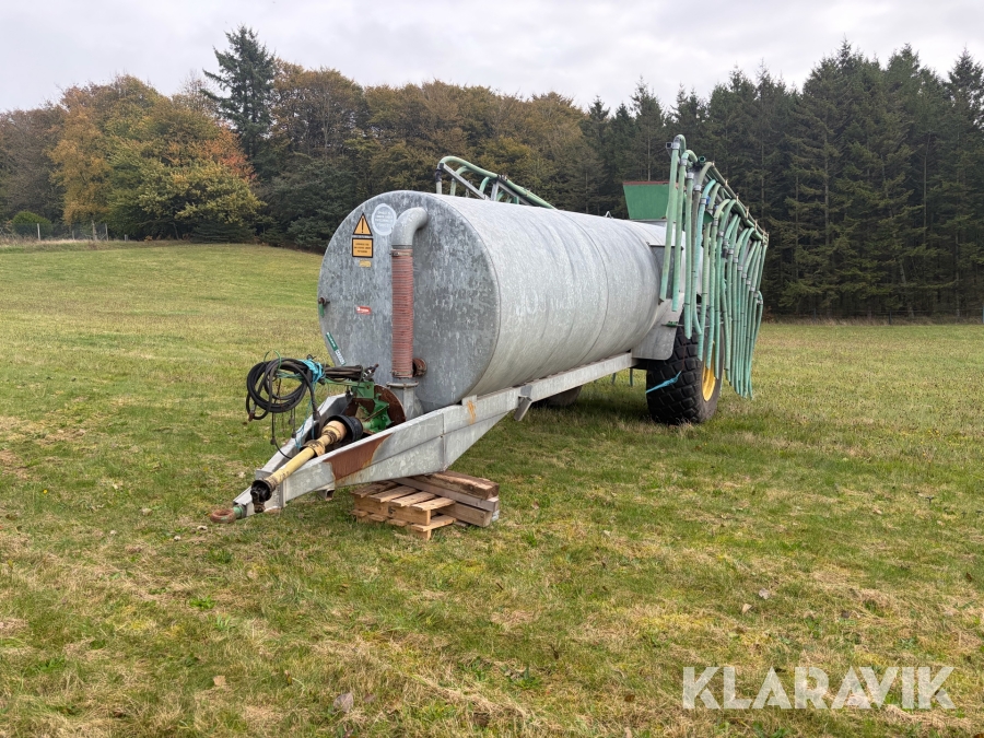 Gyllevogn JOS JOS40, 12.000 liter, med slæbeslange-/nedfældersystem