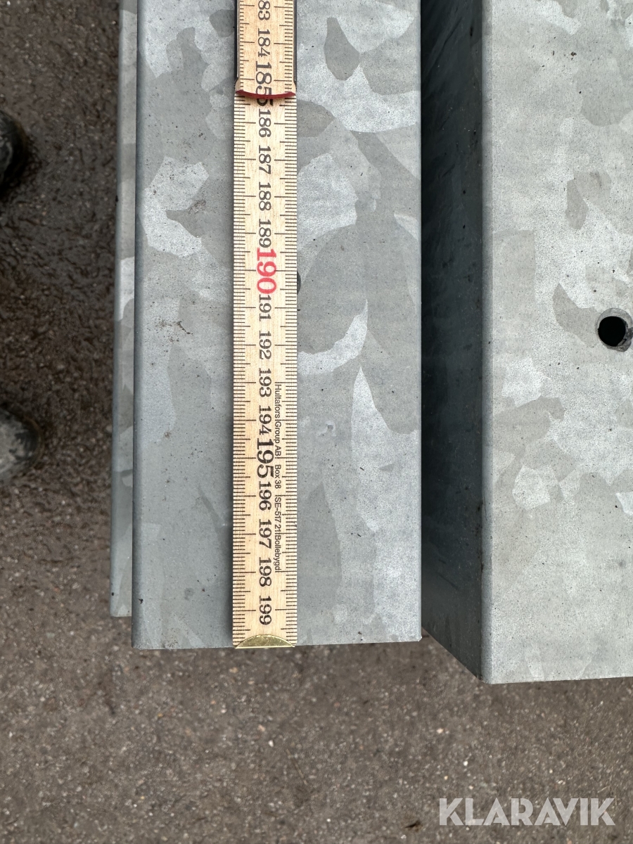 Galvaniserede stolper 56 styk. 2,0m. lange