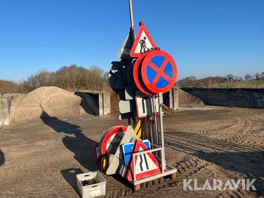 Diverse vejskilte 161 forskellige skilte