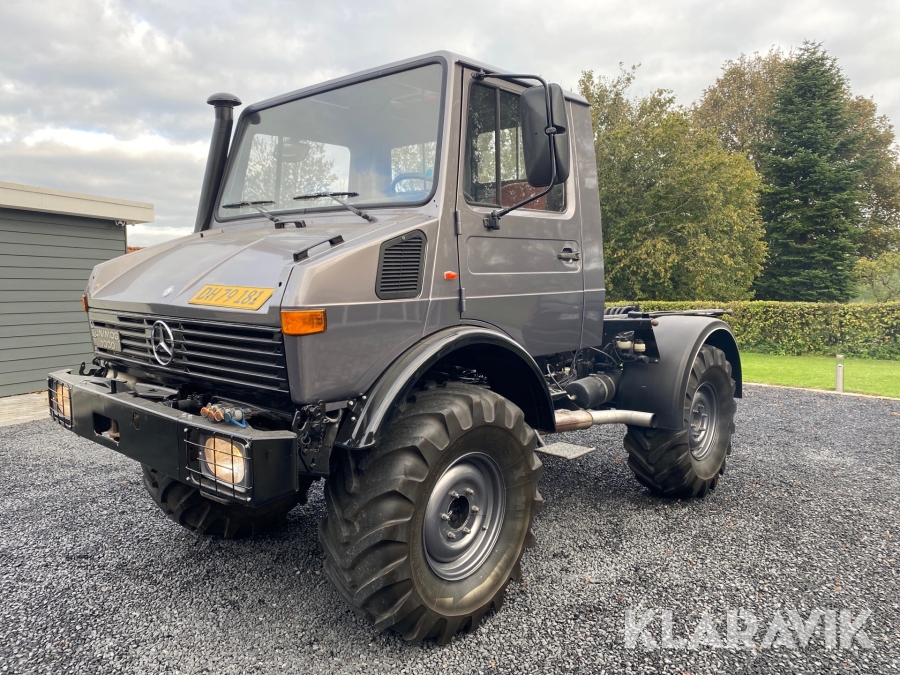 Lastbil Mercedes Unimog u1000