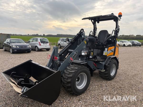Minilæsser Giant G2500HD skovl og pallegafler medfølger