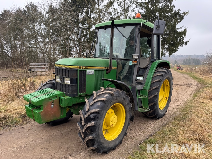 Traktor John Deere M 6200
