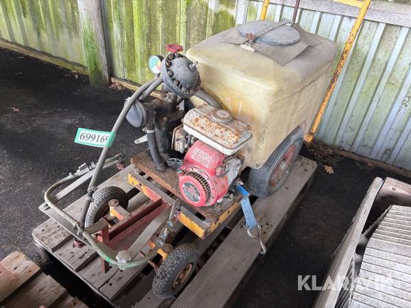 Benzindrevet Marksprøjte 100 Liter 1 styk